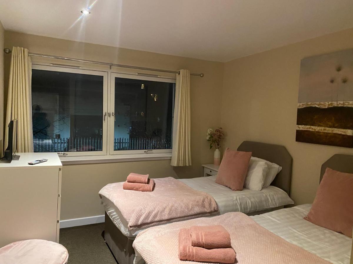 City Centre 2 Bedroom Apartment, Secure Parking. — Photos 2